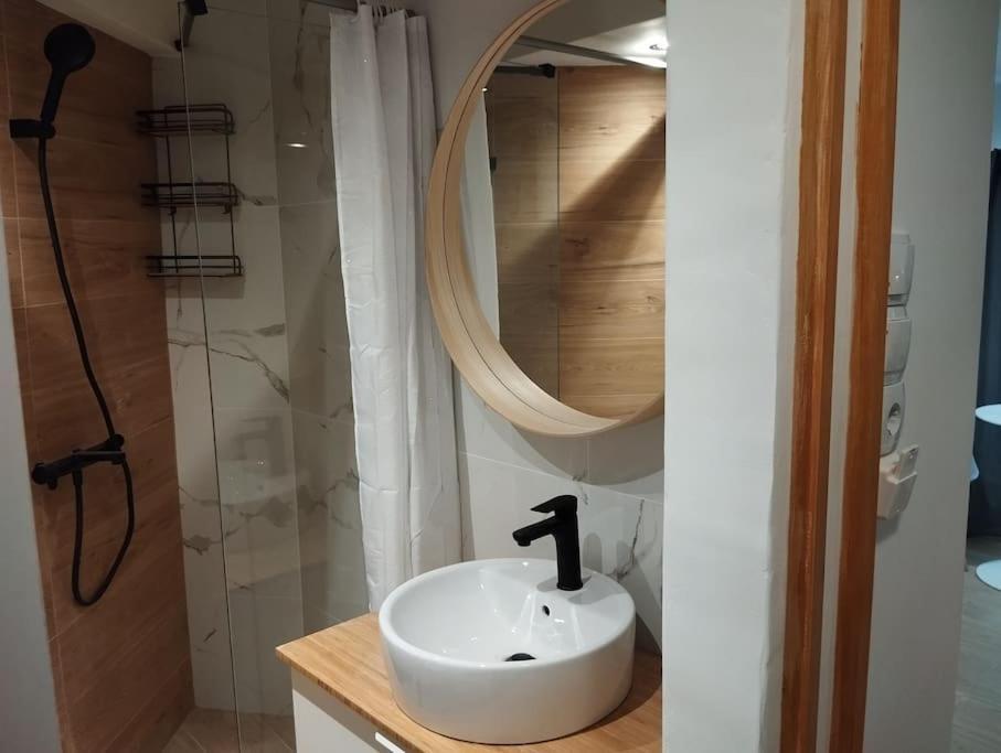 Nektar Cosy Apartment In City Centre Atenas Exterior foto