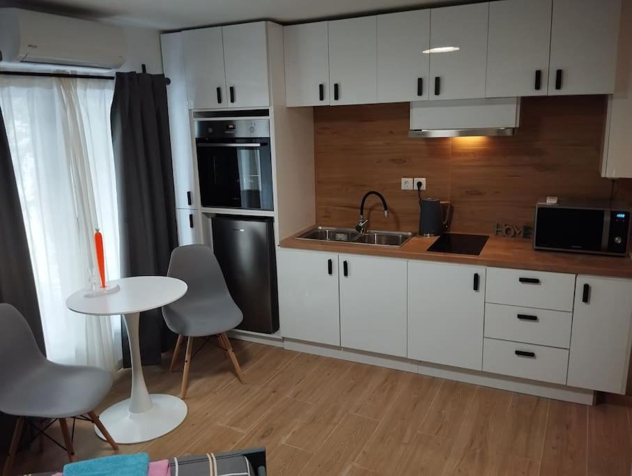 Nektar Cosy Apartment In City Centre Atenas Exterior foto